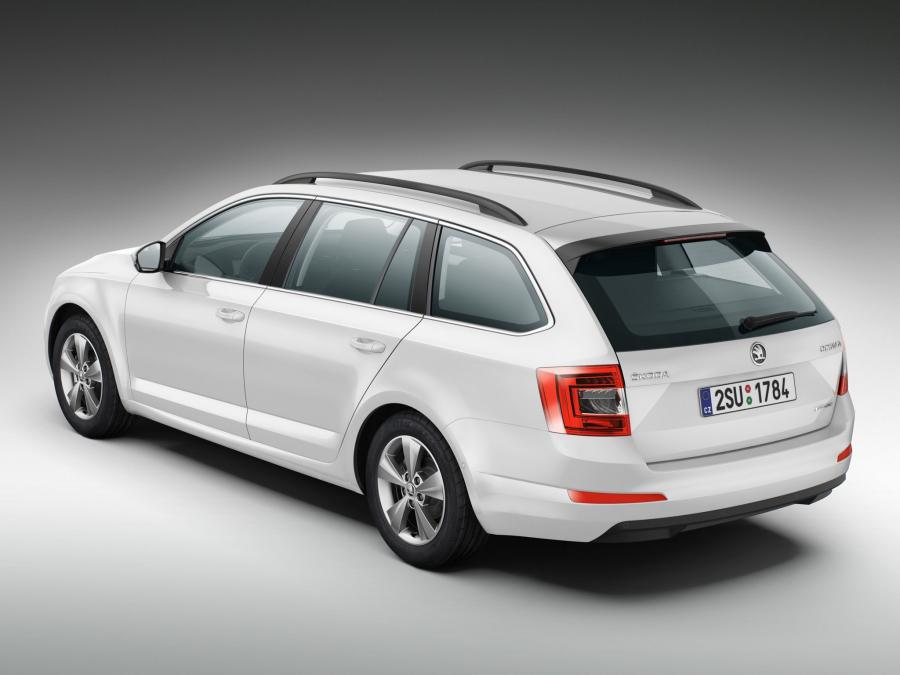  Skoda Octavia Combi GreenLine 2013 года  (фото 2 из 7)